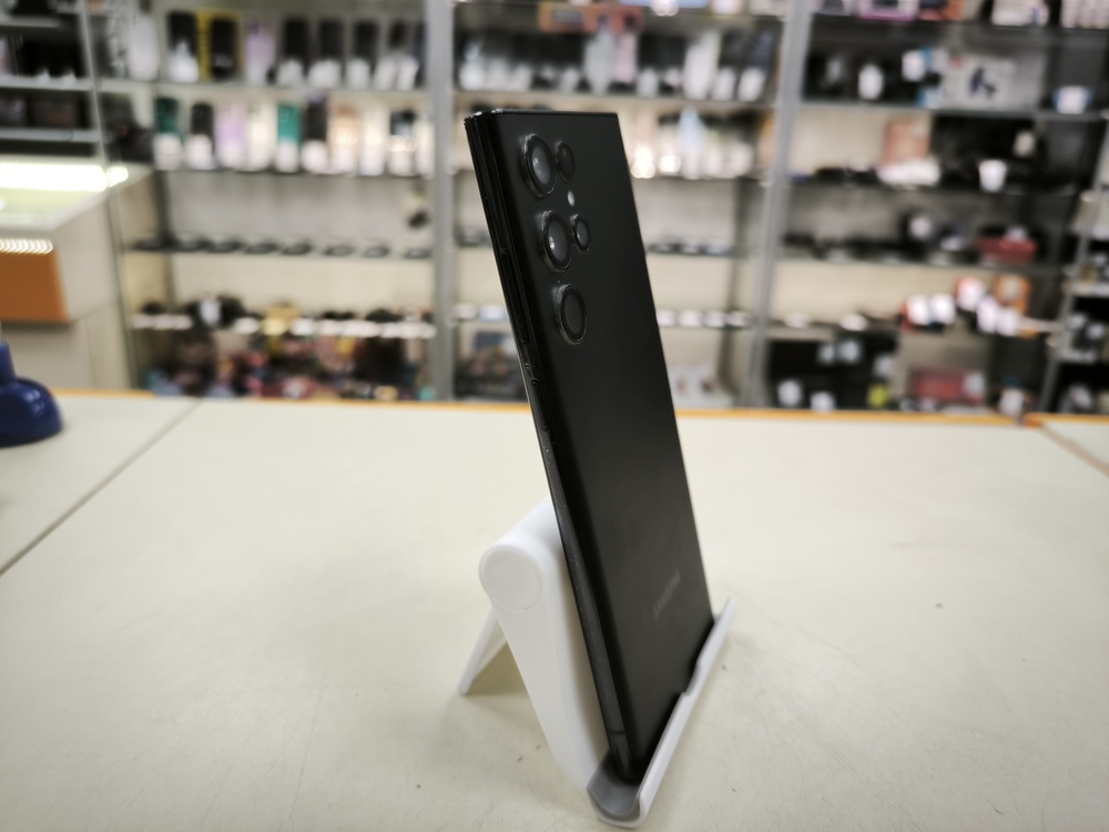 Смартфон Samsung Galaxy S22 Ultra 12/512