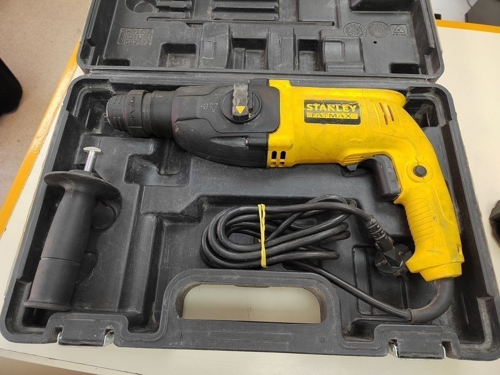 Перфоратор Stanley FMER524