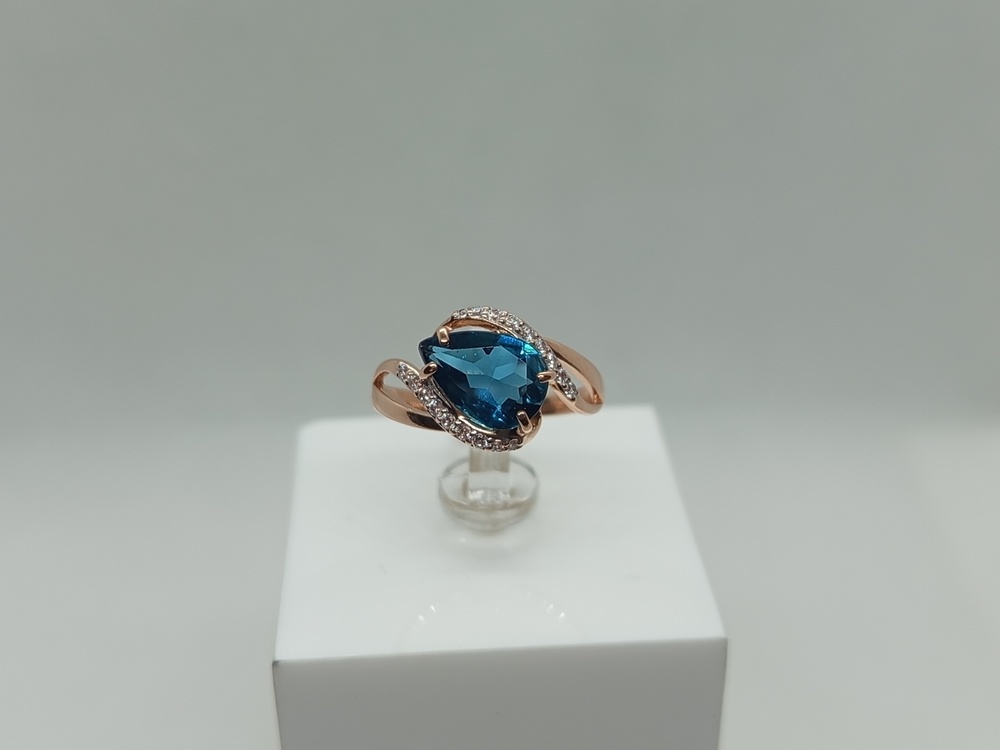 КОЛЬЦО С КАМНЯМИ (Au 585)