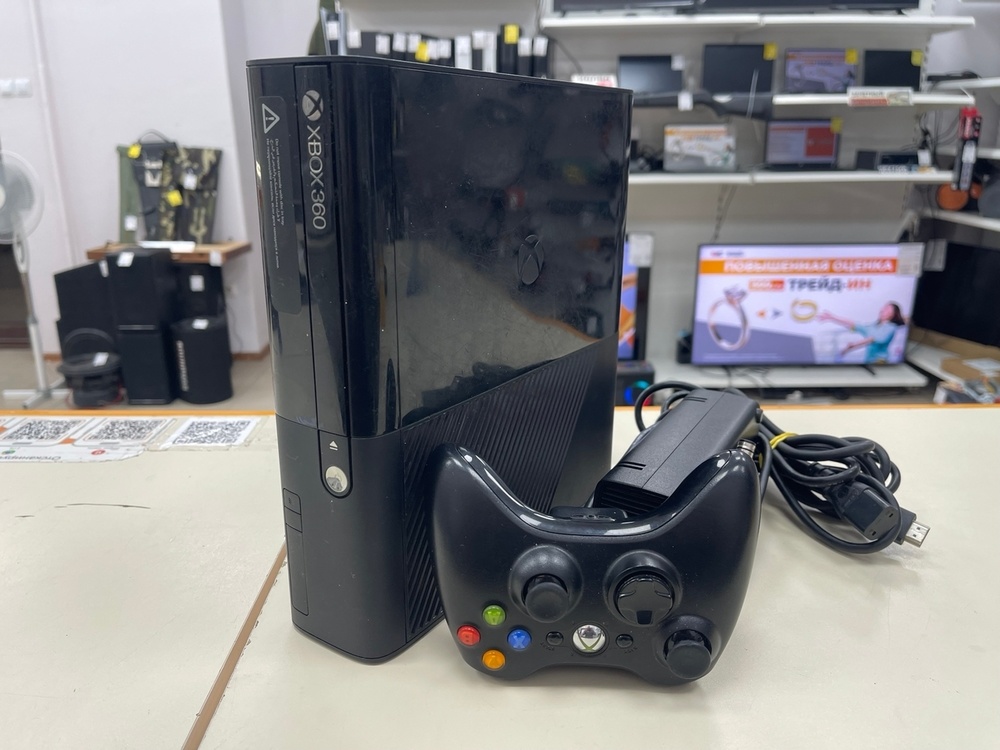 Игровая приставка Xbox 360;