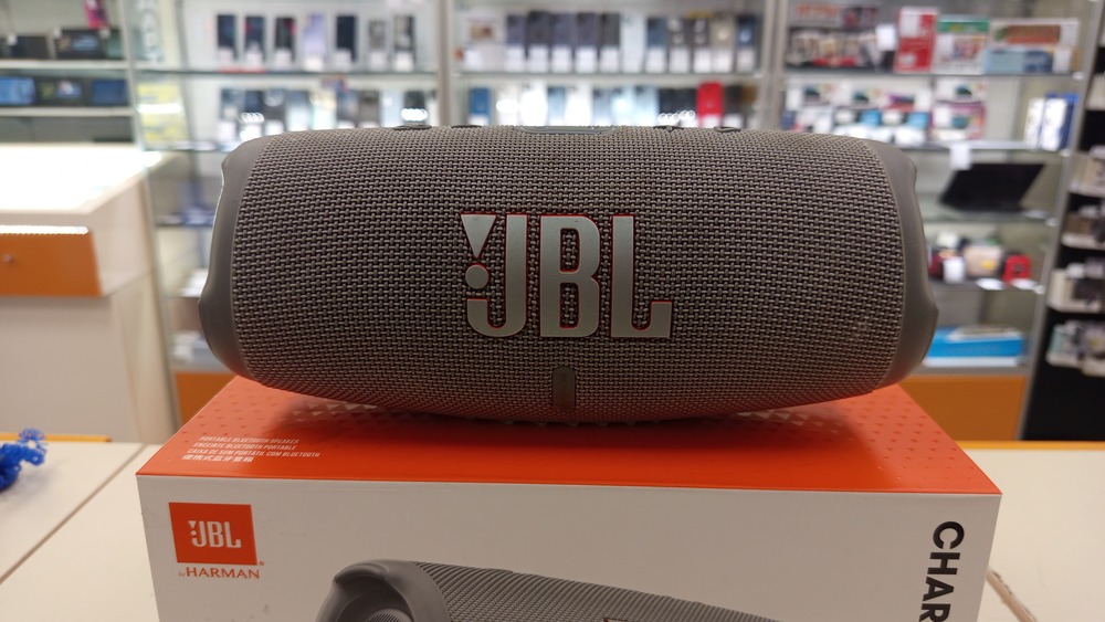 Портативная акустика JBL Charge 5