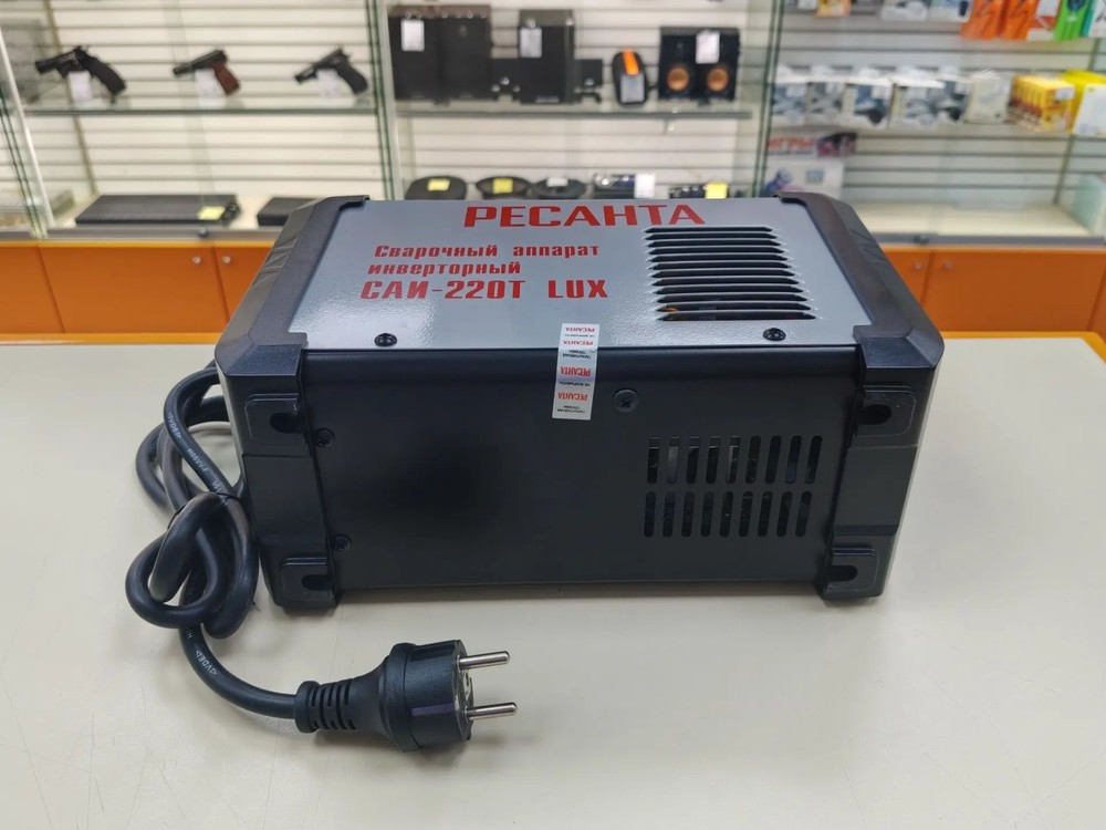 Сварочный аппарат Ресанта САИ-220Т LUX