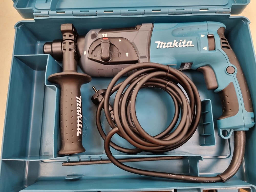 Перфоратор Makita HR2470