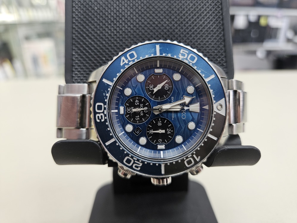 Часы наручные SEIKO v175-0ev0