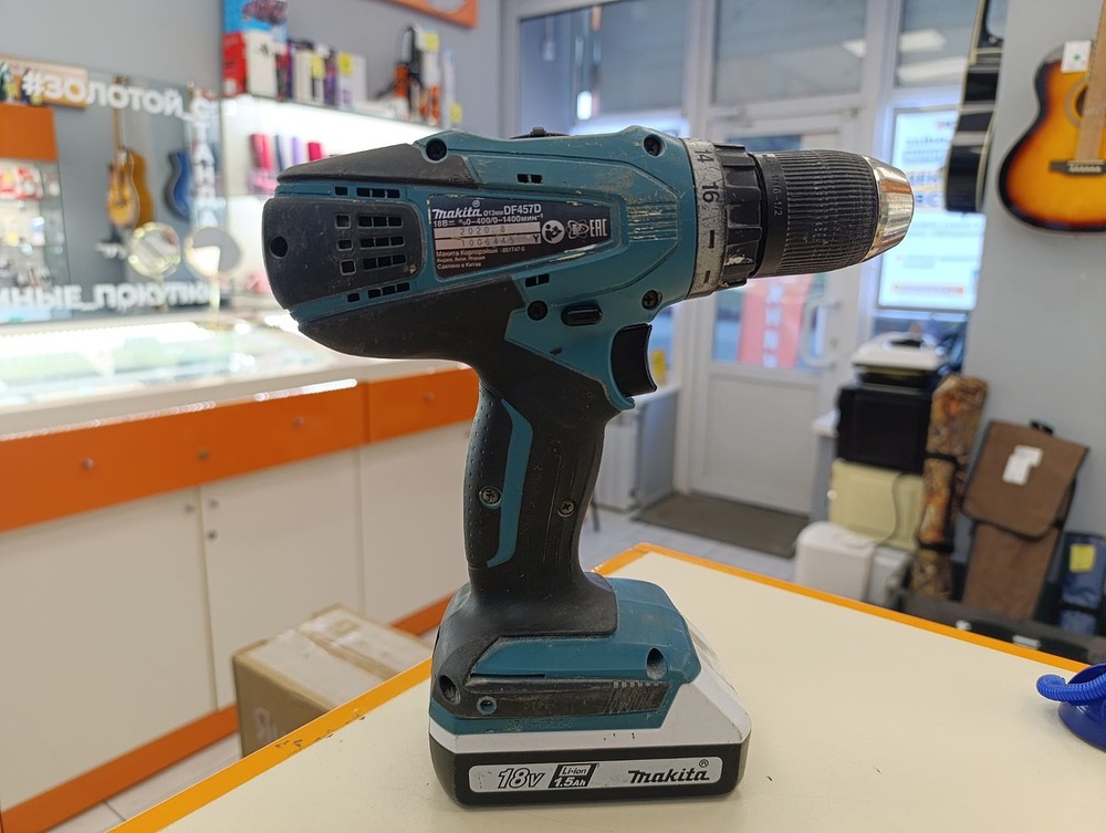 Шуруповерт Makita DF457D