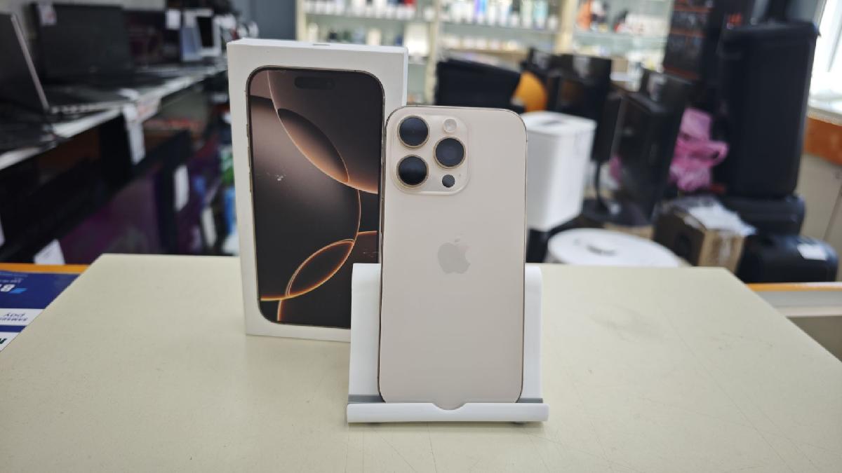 Смартфон Apple Iphone 16 Pro 256Gb