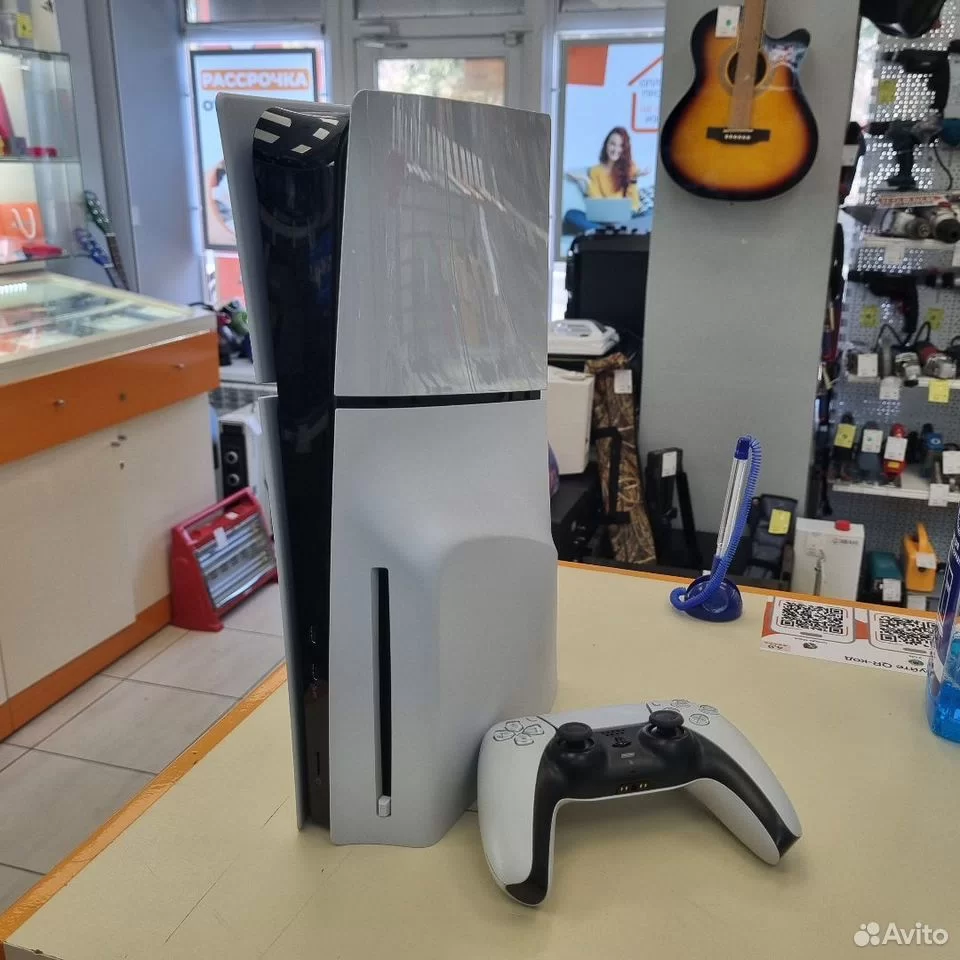 Игровая приставка PlayStation 5 Slim 1TB (С дисководом) Игровая приставка PlayStation 5 Slim 1TB (С дисководом)