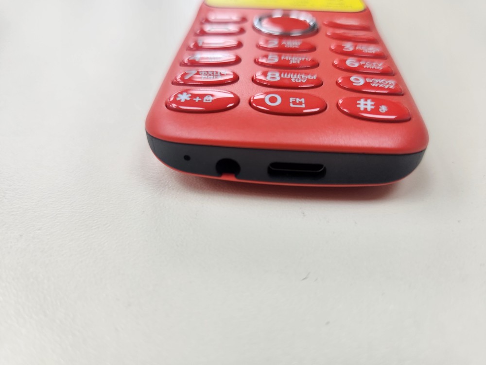 Мобильный телефон BQ 1800L