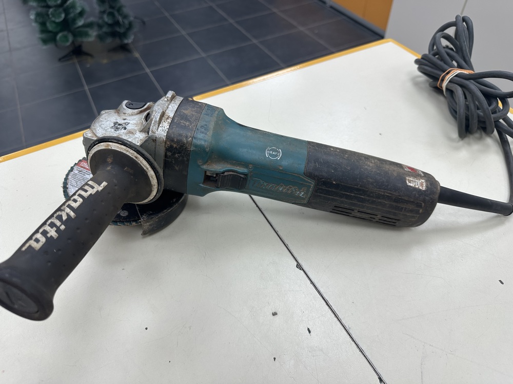 Угловая шлифмашина Makita 5030