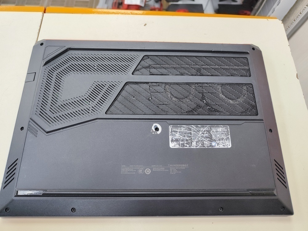 Ноутбук MSI; Core i5-11260H, GeForce RTX 2050, 16 Гб, 250 Гб, Нет