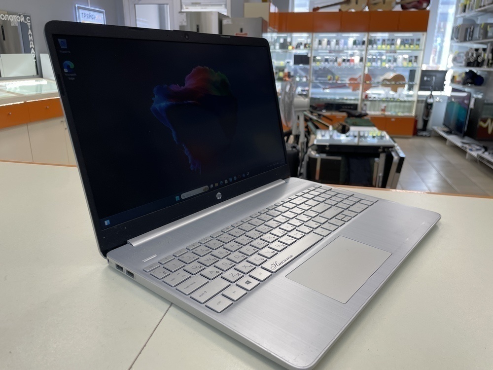 Ноутбук HP Laptop-H4RJRDQB; Core i5-1135G7, Iris(R) Xe Graphics, 8 Гб, 256 Гб, Нет