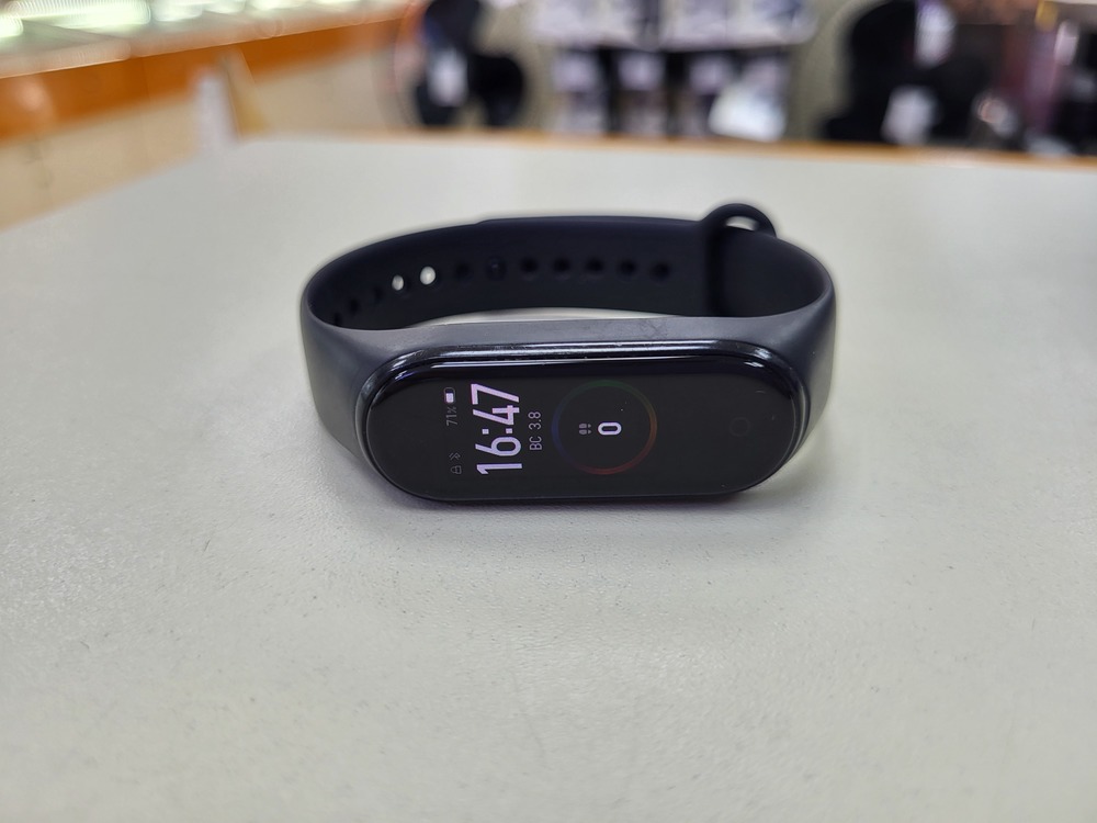 Фитнес-браслет Xiaomi MI BAND 4