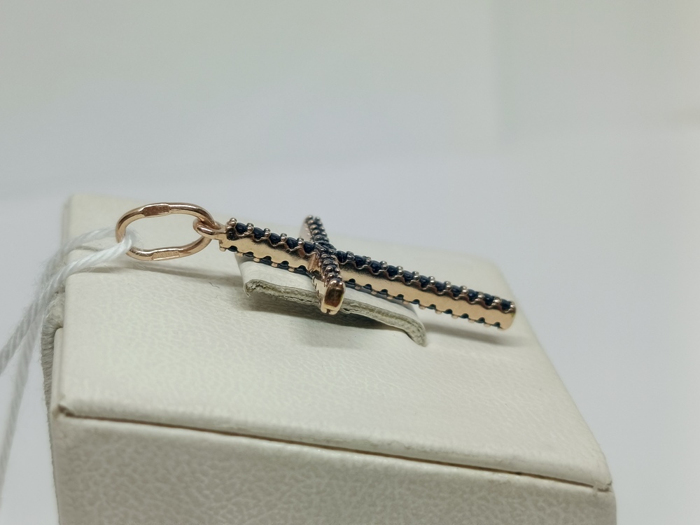 ПОДККИ585 ПОДВЕСКА КРЕСТ С КАМНЯМИ (Au 585)