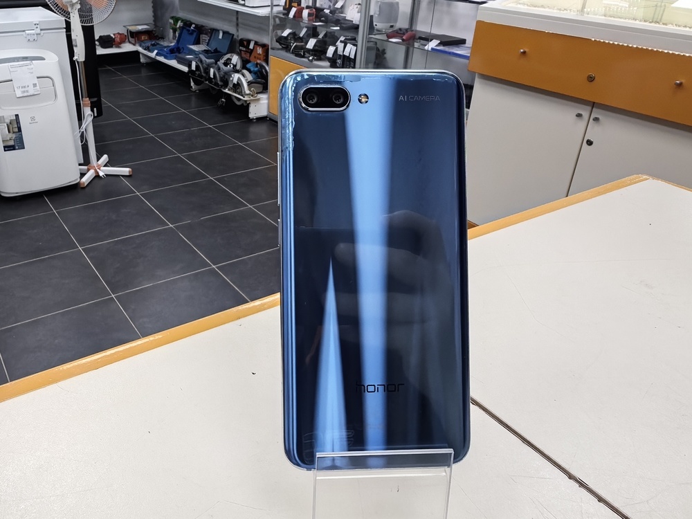 Смартфон Honor 10 4/64
