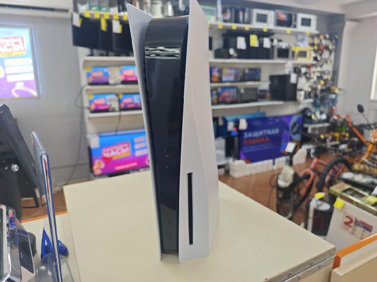 Игровая приставка PlayStation 5 825Gb (С дисководом)