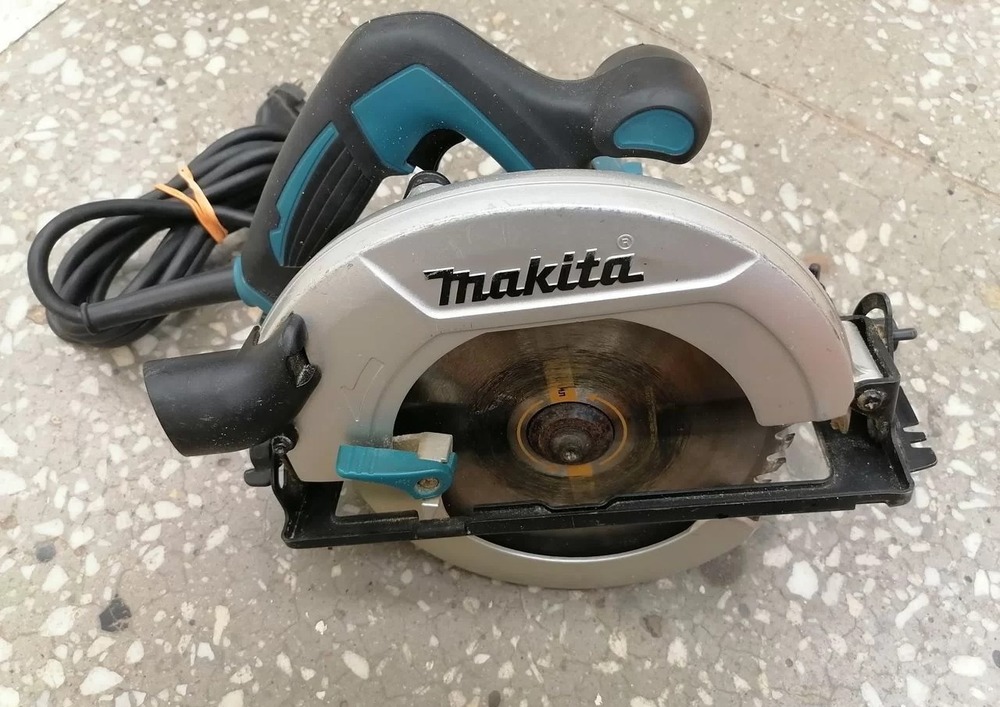 Торцовочная пила Makita HS7601