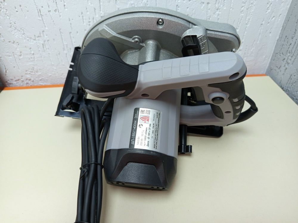 Дисковая пила Интерскол ДП-185/1400М (785.1.0.70)