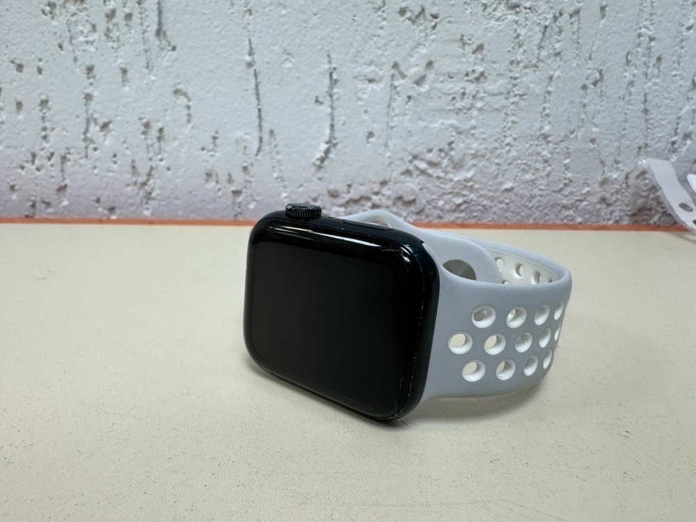 Смарт-часы Apple Watch SE 2022 44mm