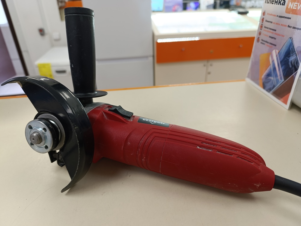Угловая шлифмашина Elitech 10-125Э