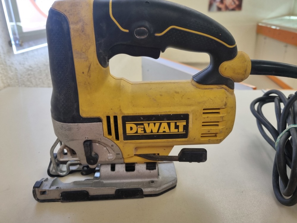 Лобзик Dewalt DW349-AARU