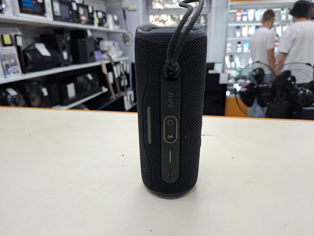 Портативная акустика JBL Flip 6;