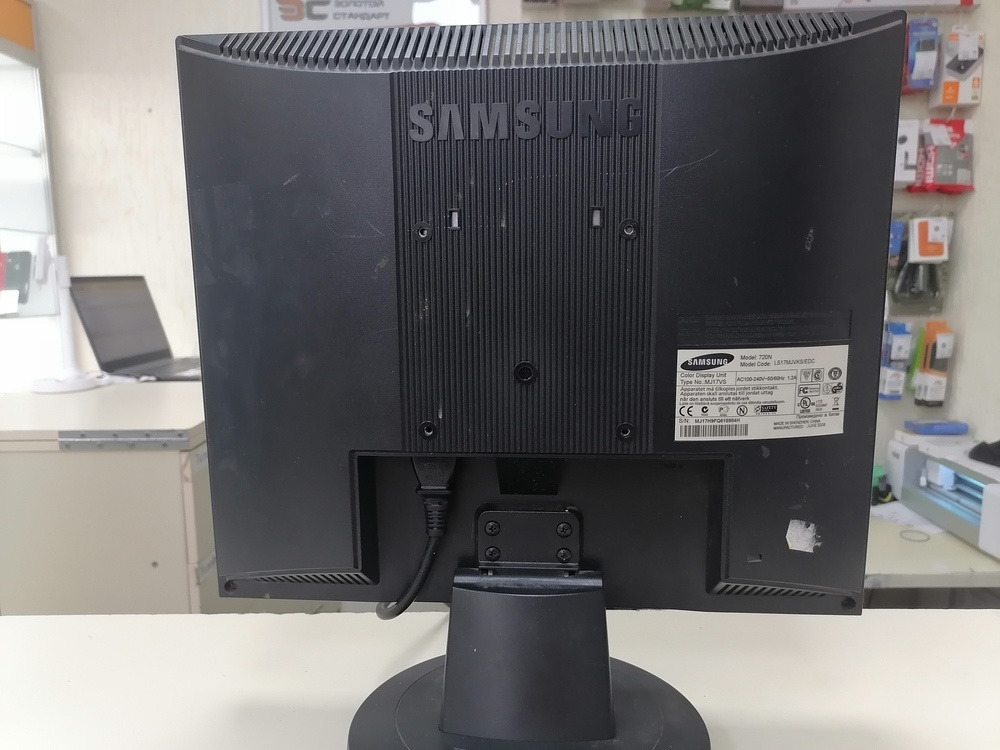 Монитор Samsung 720N