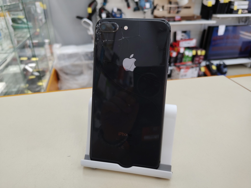Смартфон Apple iPhone 8 Plus 64Gb