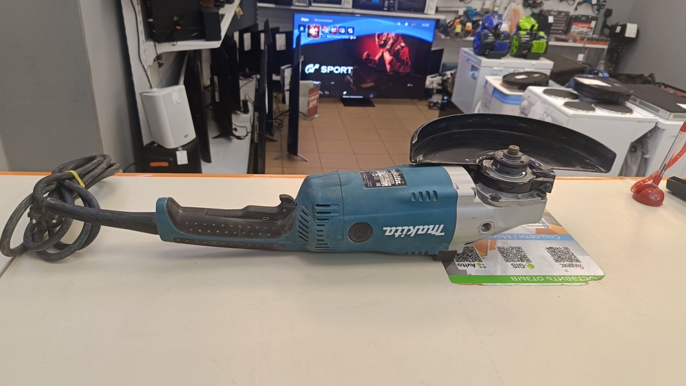 Угловая шлифмашина Makita GA9020