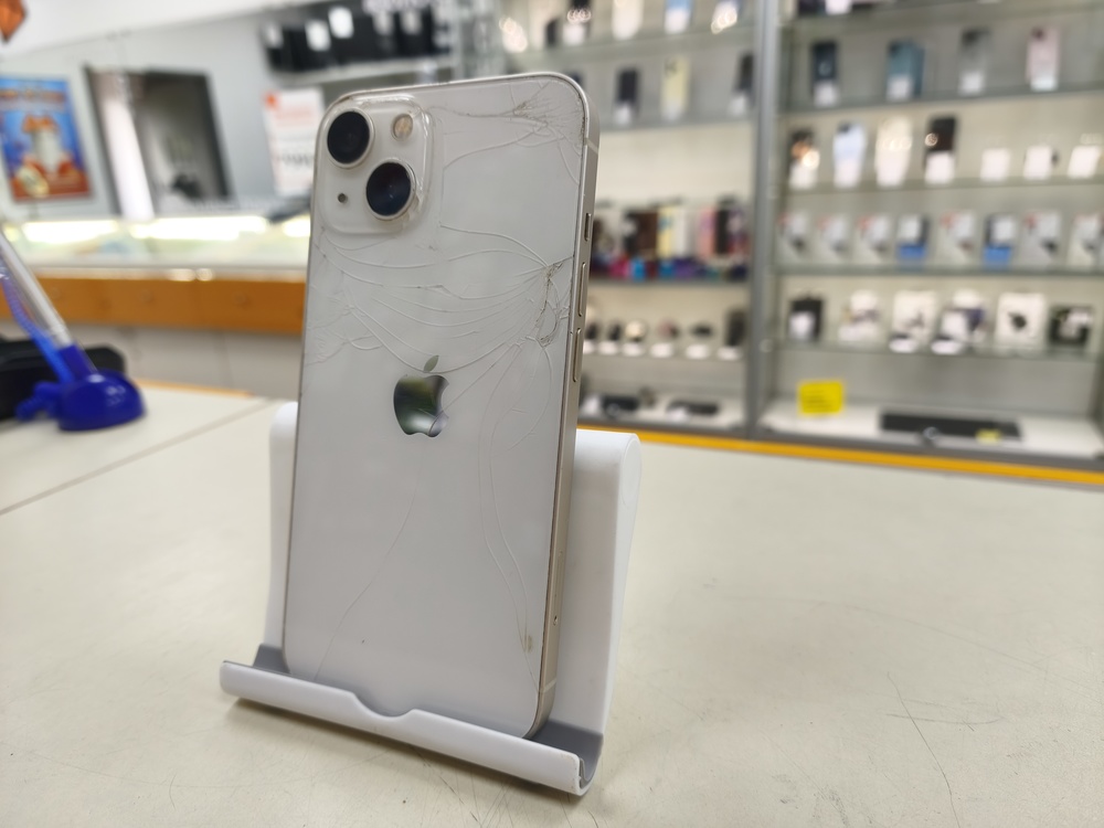 Смартфон Apple iPhone 13 128Gb