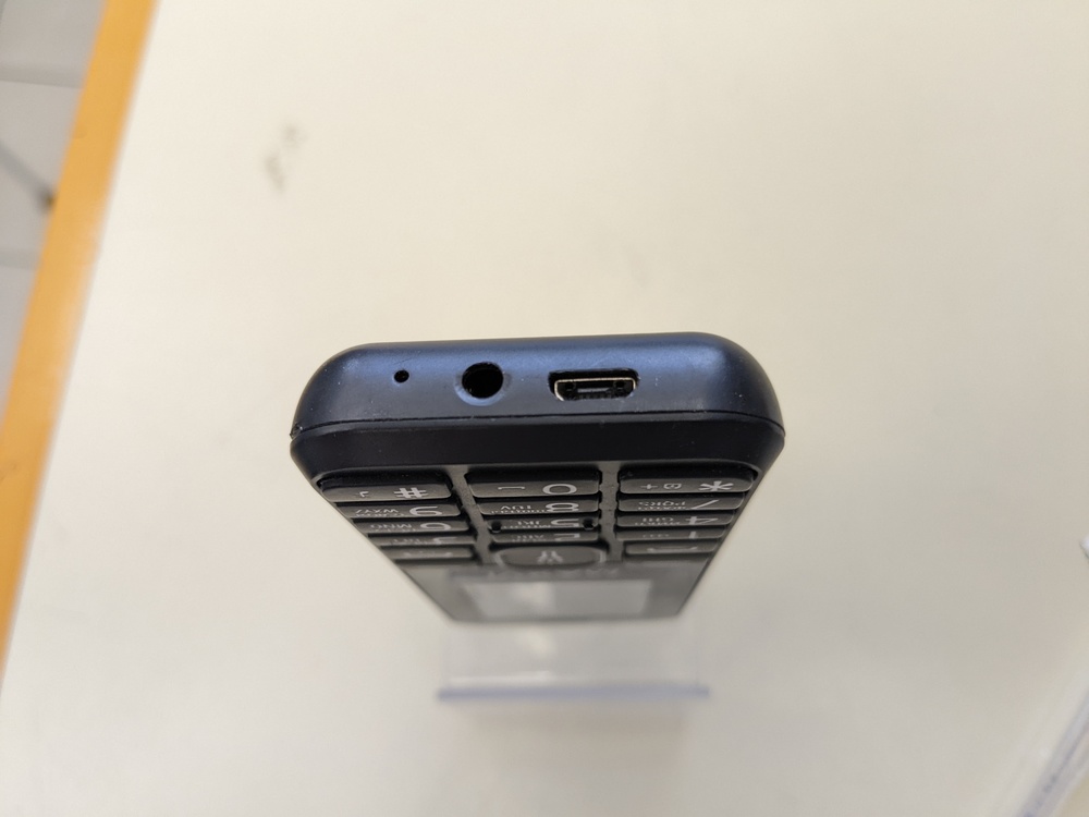 Мобильный телефон Maxvi C30