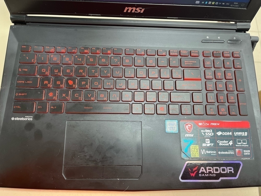 Ноутбук MSI; Core i7-7700HQ, Intel UHD Graphics 630, 16 Гб, 240 Гб, Нет