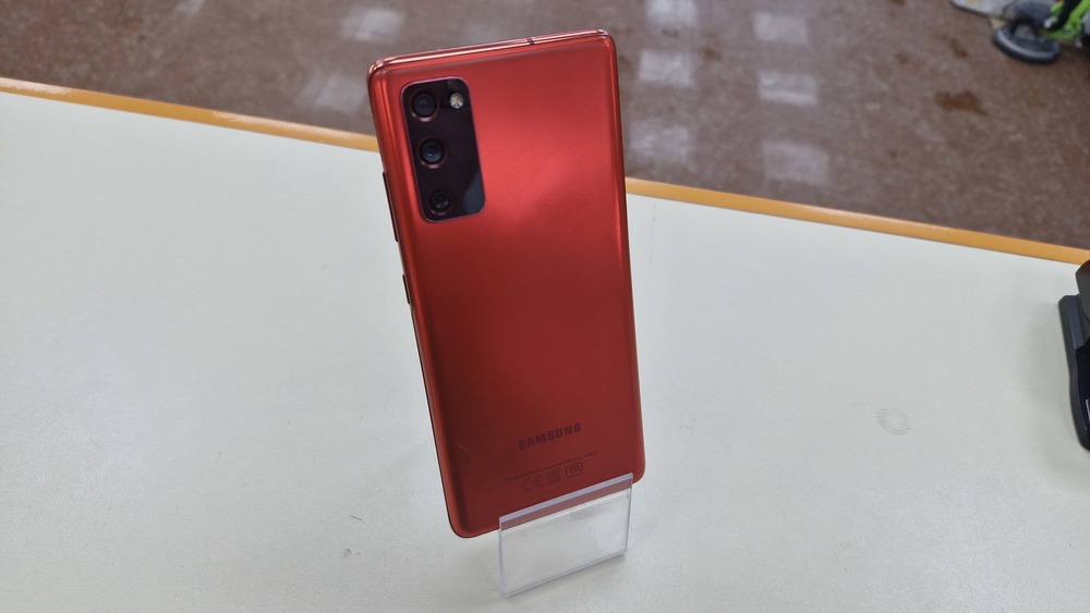 Смартфон Samsung Galaxy S20 FE 6/128