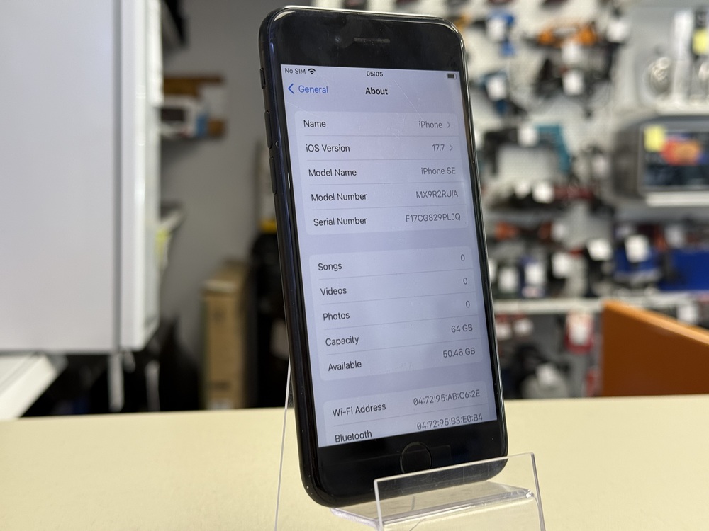 Смартфон Apple iPhone SE 2020 64Gb