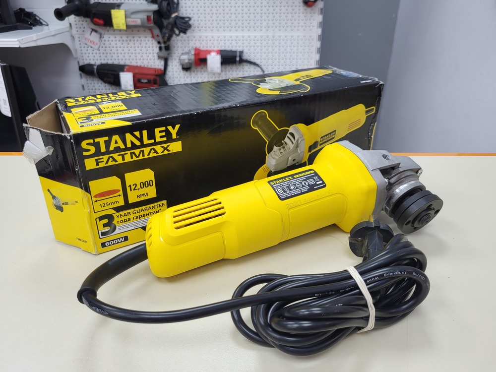 Угловая шлифмашина Stanley FMEG625