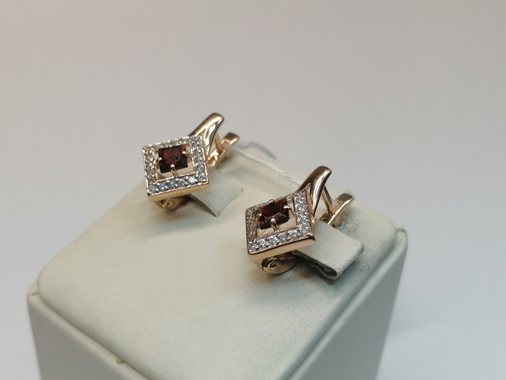 СКМИ585 СЕРЬГИ С КАМНЯМИ (Au 585)