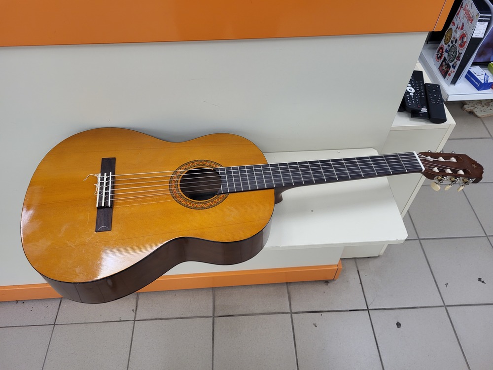 акустическая Yamaha C 40