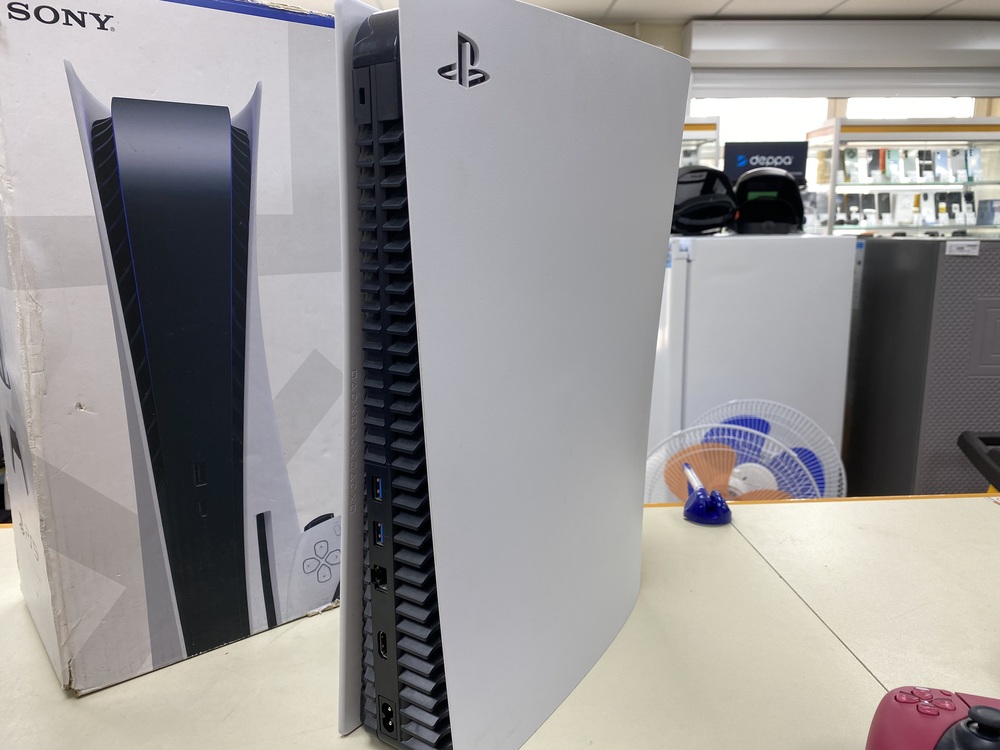 Игровая приставка PlayStation 5 825Gb (С дисководом)