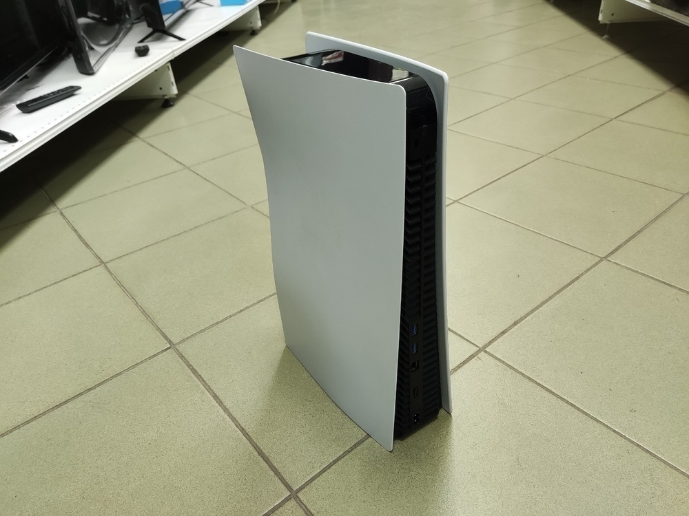 Игровая приставка PlayStation 5 825Gb (С дисководом)