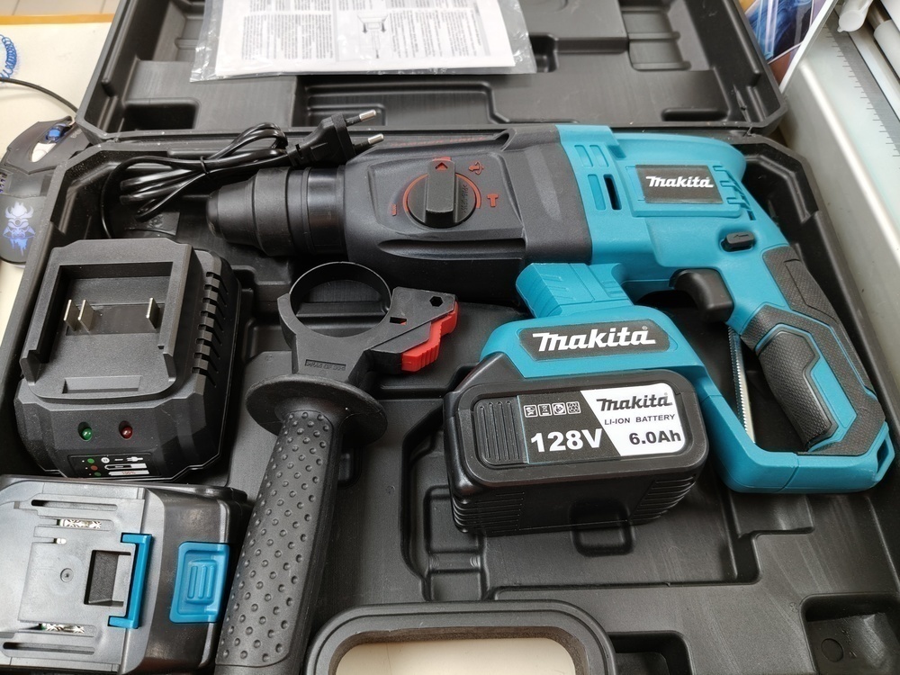 Перфоратор Makita 128V