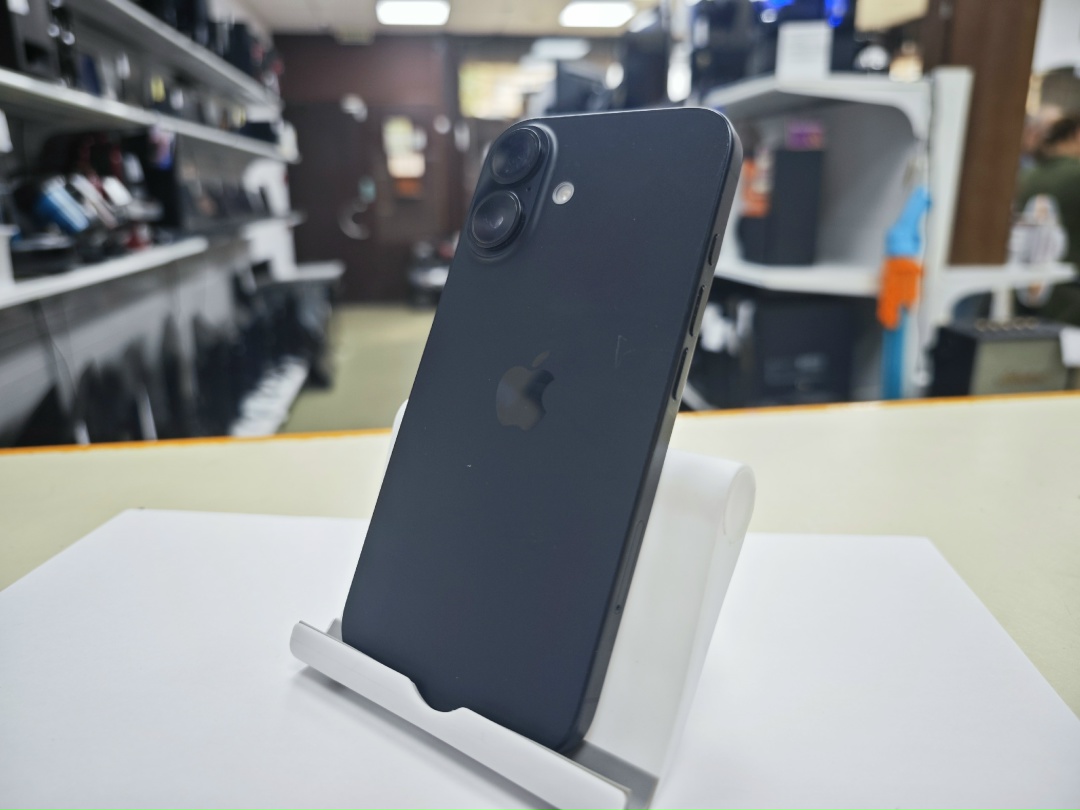 Смартфон Apple Iphone 16 128Gb