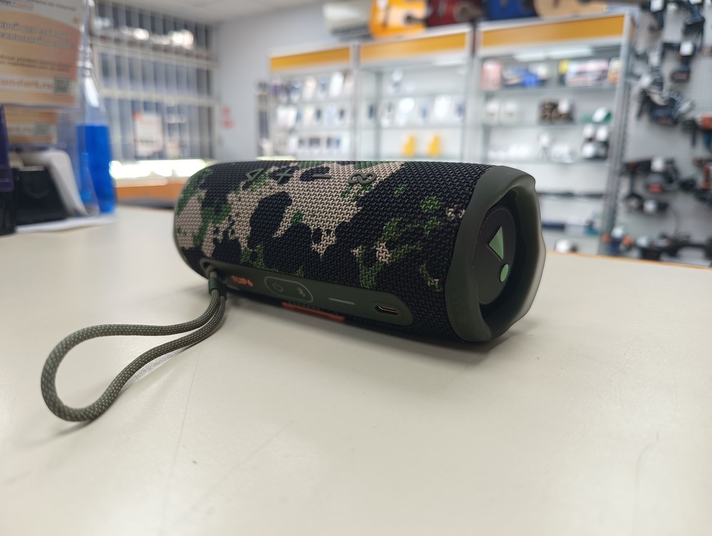 Портативная акустика JBL Flip 6;
