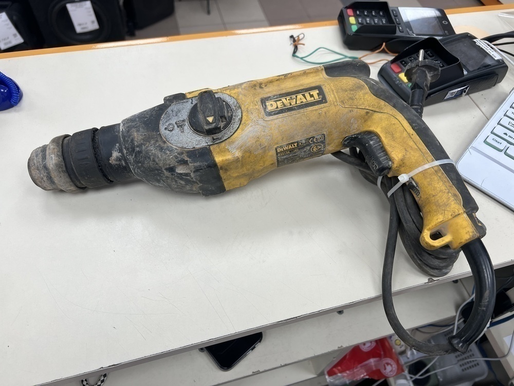 Перфоратор Dewalt D25124K