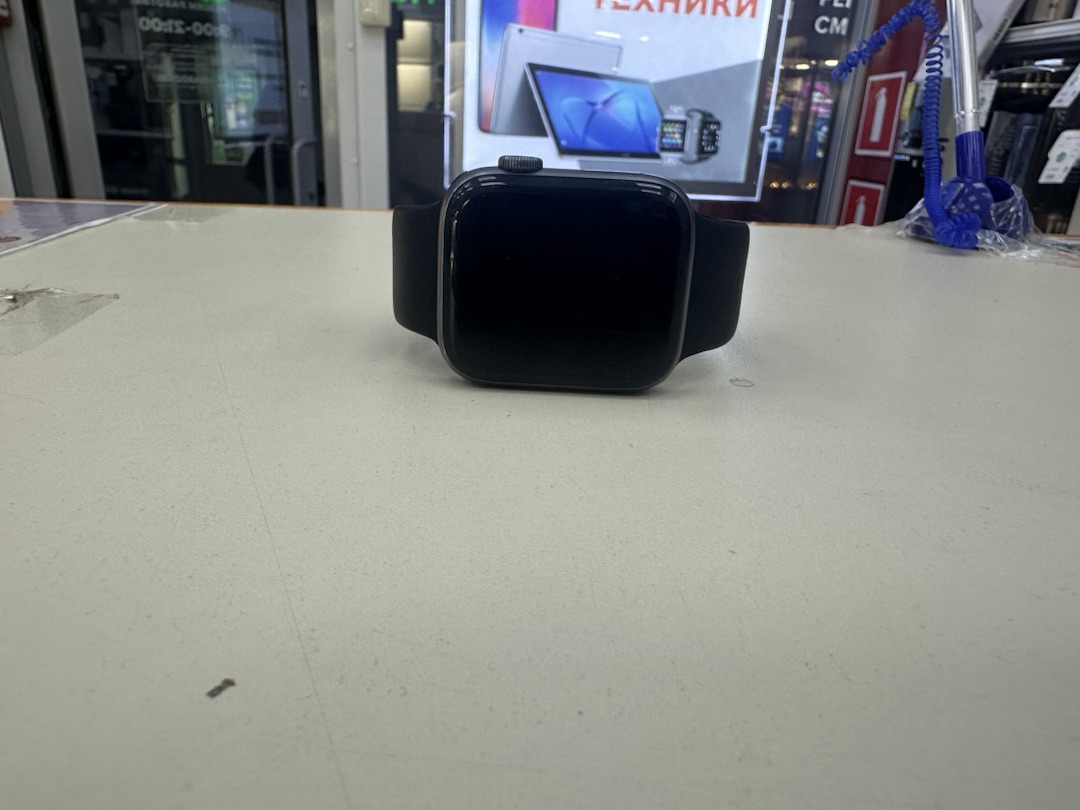 Смарт-часы Apple Watch Series 4 Nike+ 44 мм