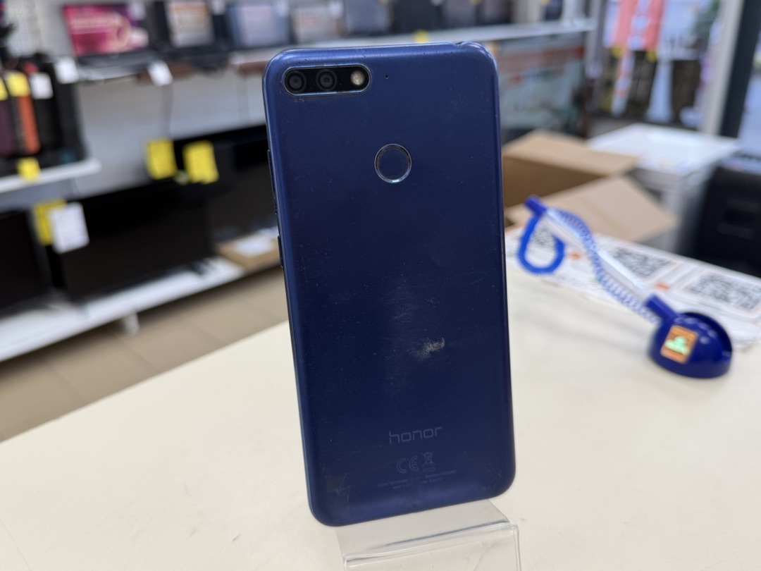 Смартфон Honor 7C 3/32