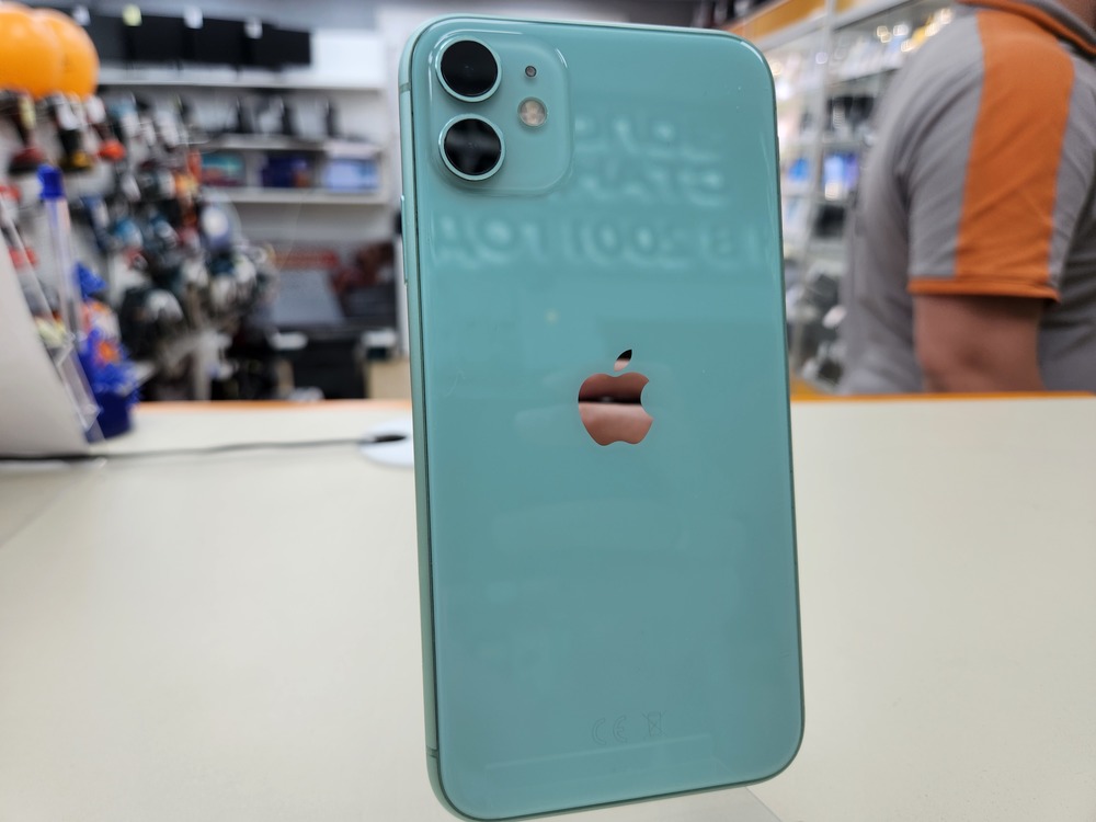 Смартфон Apple iPhone 11 128Gb