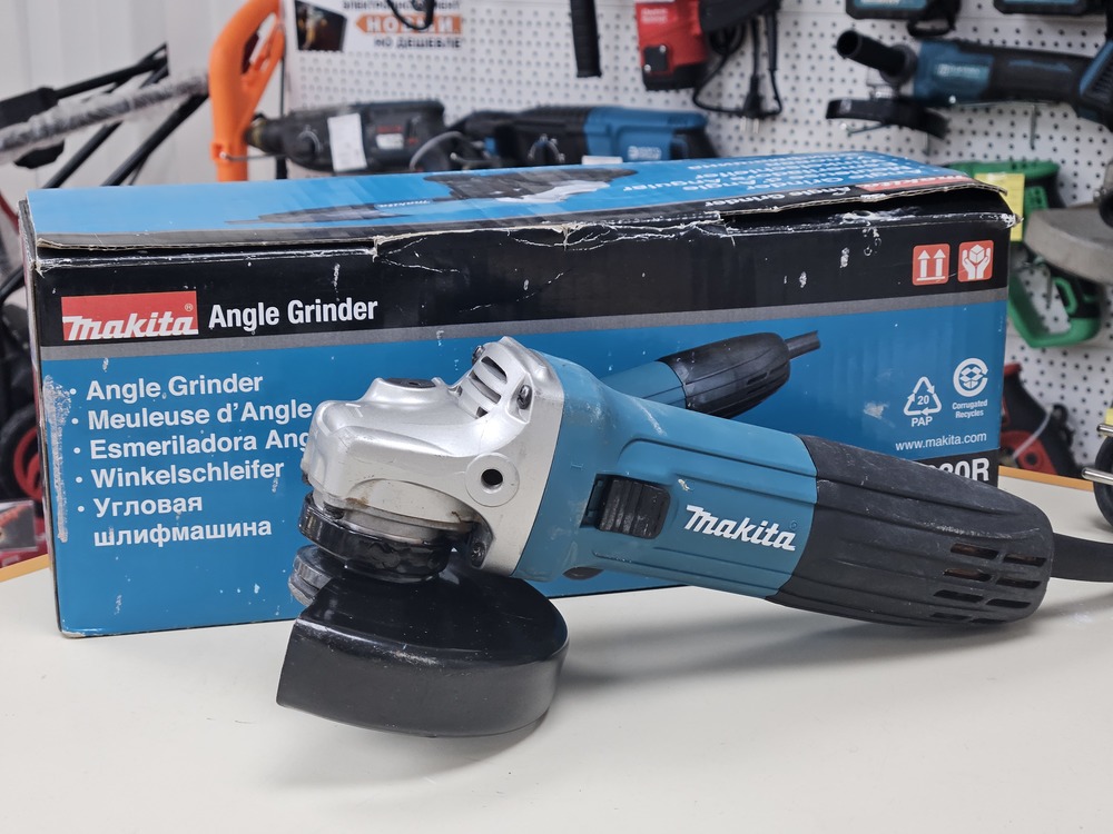 Угловая шлифмашина Makita GA5030R Угловая шлифмашина Makita GA5030R