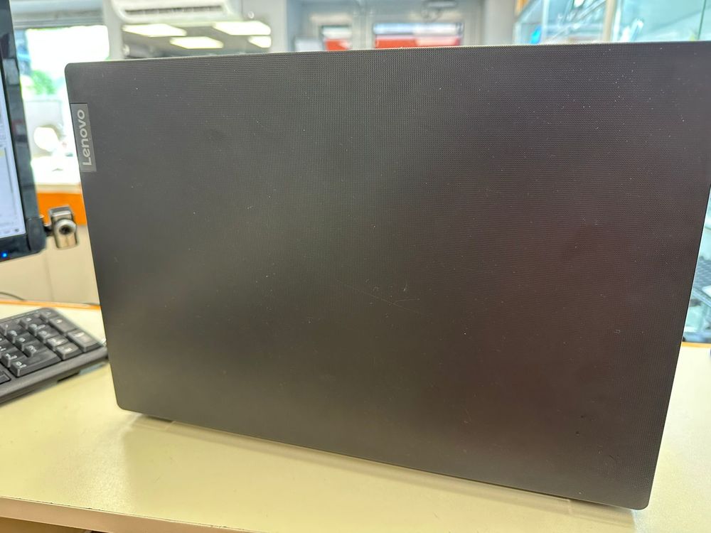 Ноутбук Lenovo; Ryzen 3 3200U, Radeon Vega 3, 4 Гб, 750 Гб, Нет