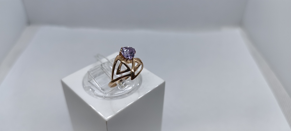 КОЛКМ585 КОЛЬЦО С КАМНЕМ (Au 585)