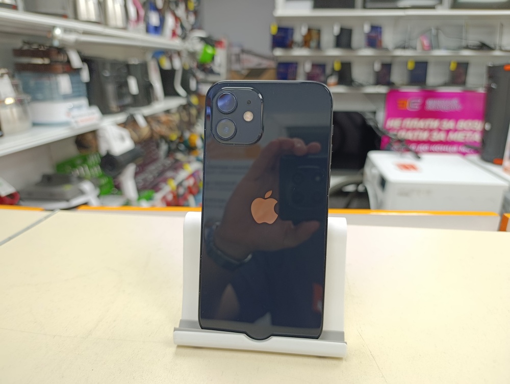 Смартфон Apple iPhone 12 64Gb