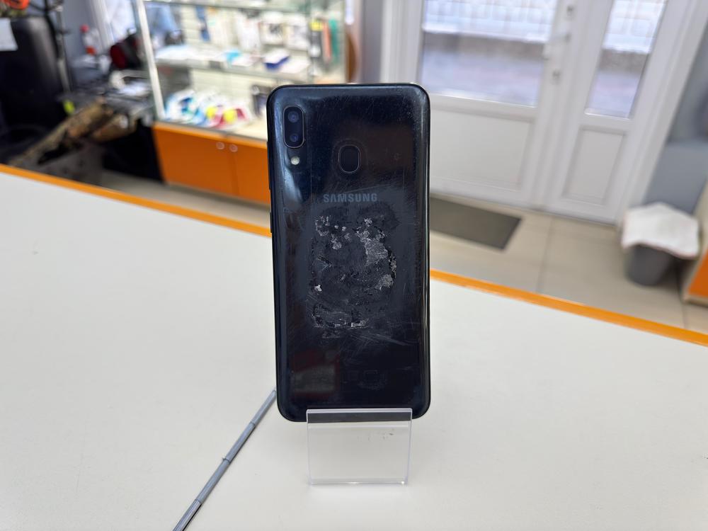 Смартфон Samsung Galaxy A20 3/32